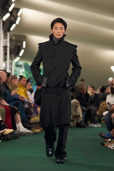 Look 2